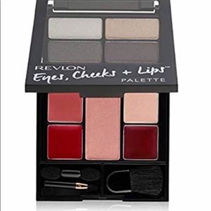 Revlon Eyes, Cheeks, Lips Pallet Seductive Smokies